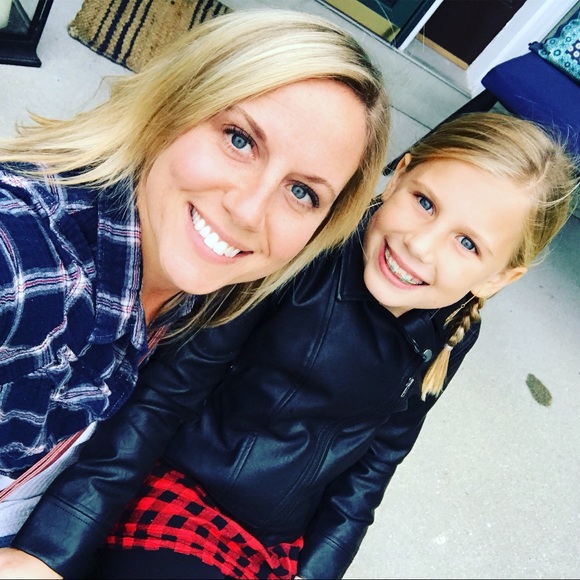 Meet your Posher, Carilee - Picture 1 of 1